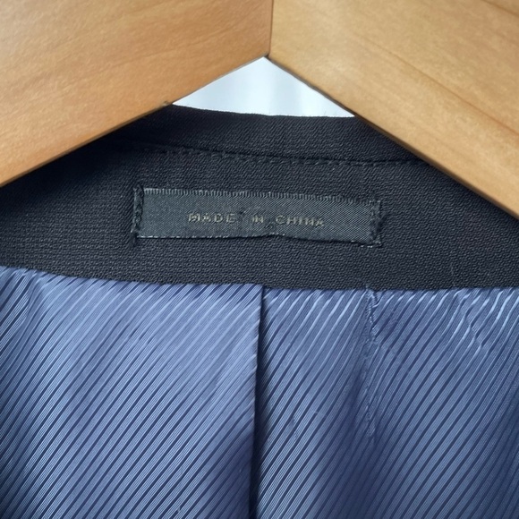 Oleg Cassini 2 Button Blazer in Black Size 44L - Picture 2 of 5